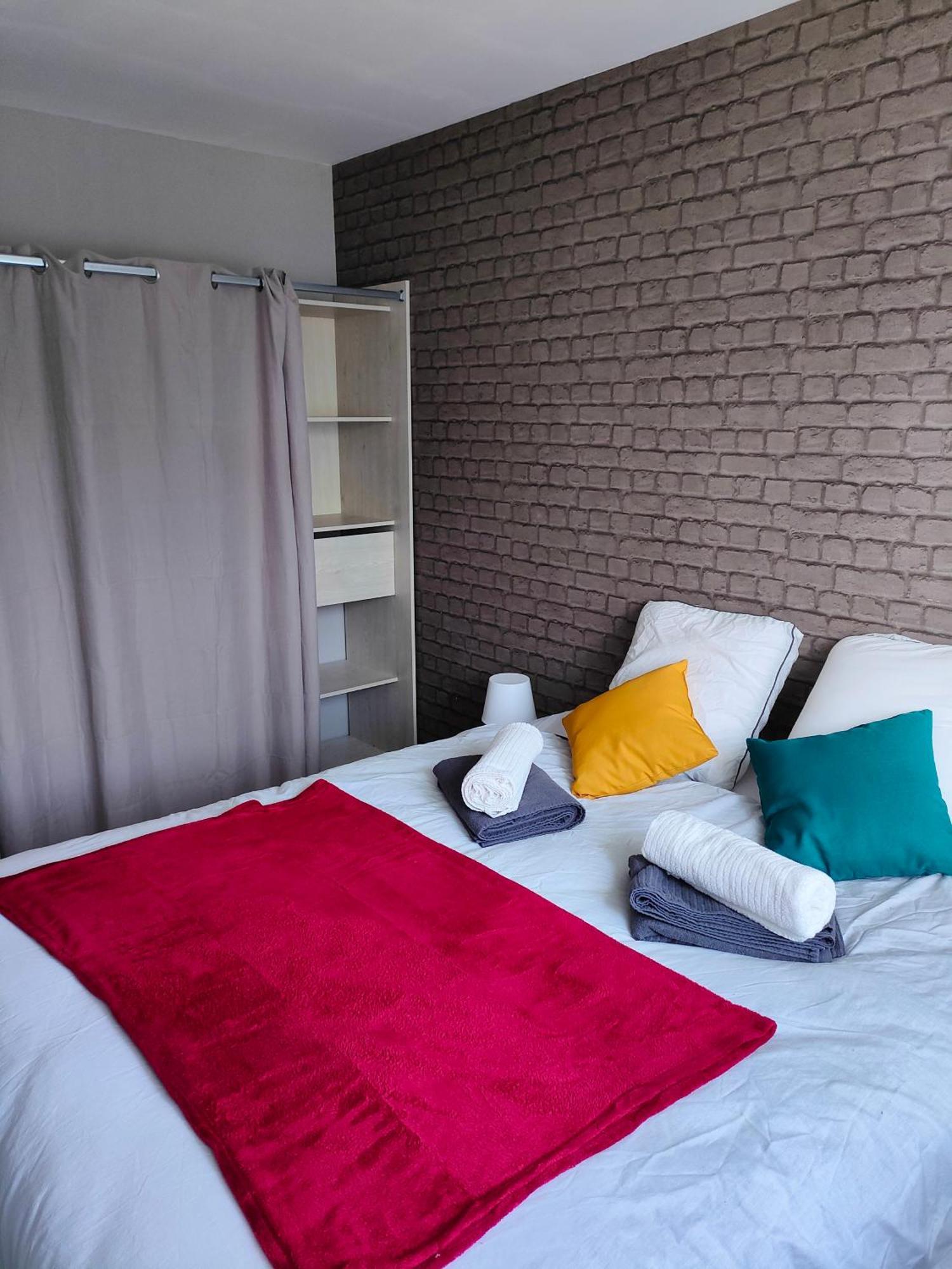 Chaleureux Appartement. Dinan Pokoj fotografie